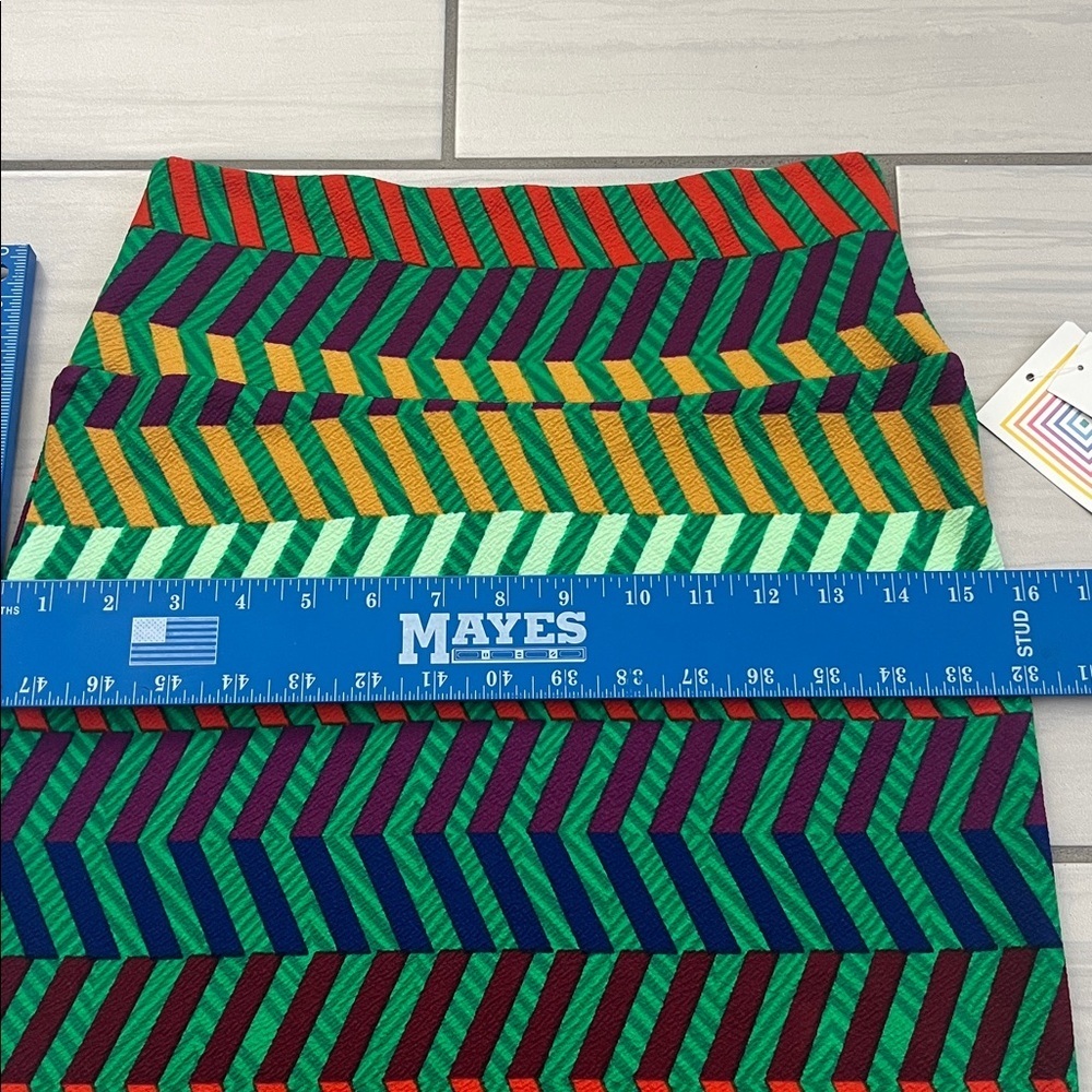 NWT LuLaRoe Cassie Green and Purple Chevron Stretchy Pencil Skirt - Size XS - Picture 7 of 9